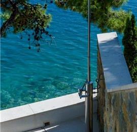 4 Bedroom Villa with Pool, Sumartin, sleeps 8